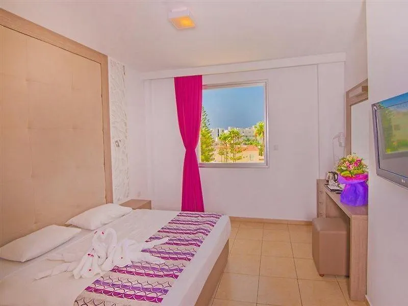 New Famagusta Hotel & Suites Ayia Napa