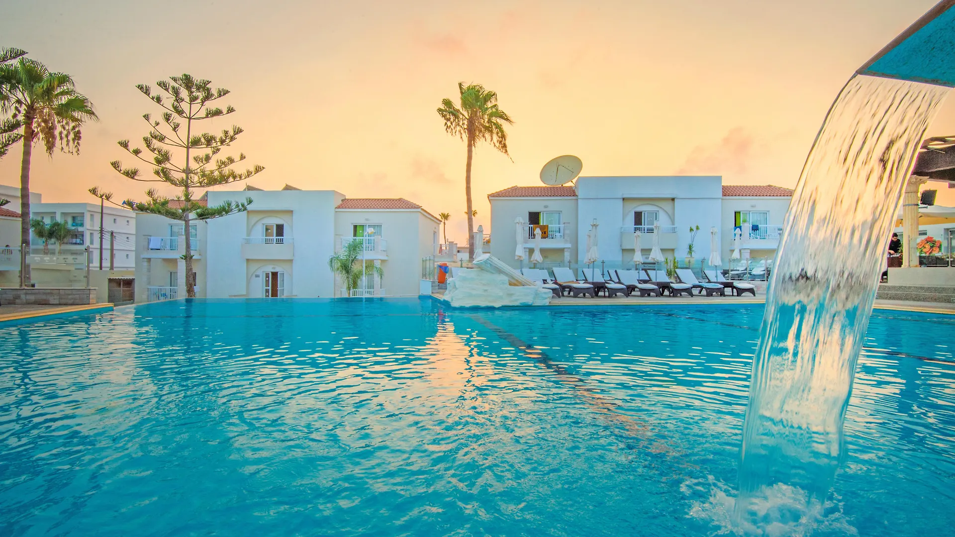 New Famagusta Hotel & Suites Ayia Napa 3*,  Cypern