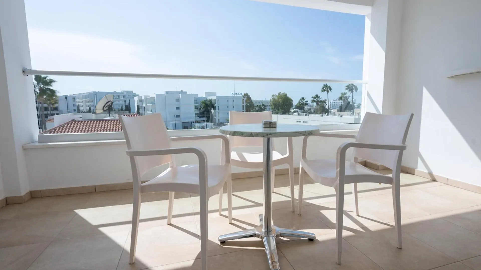 New Famagusta Hotel & Suites Ayia Napa 3*,  Cypern