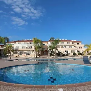 Апартаменты Nissi 3 Pool Access Garden