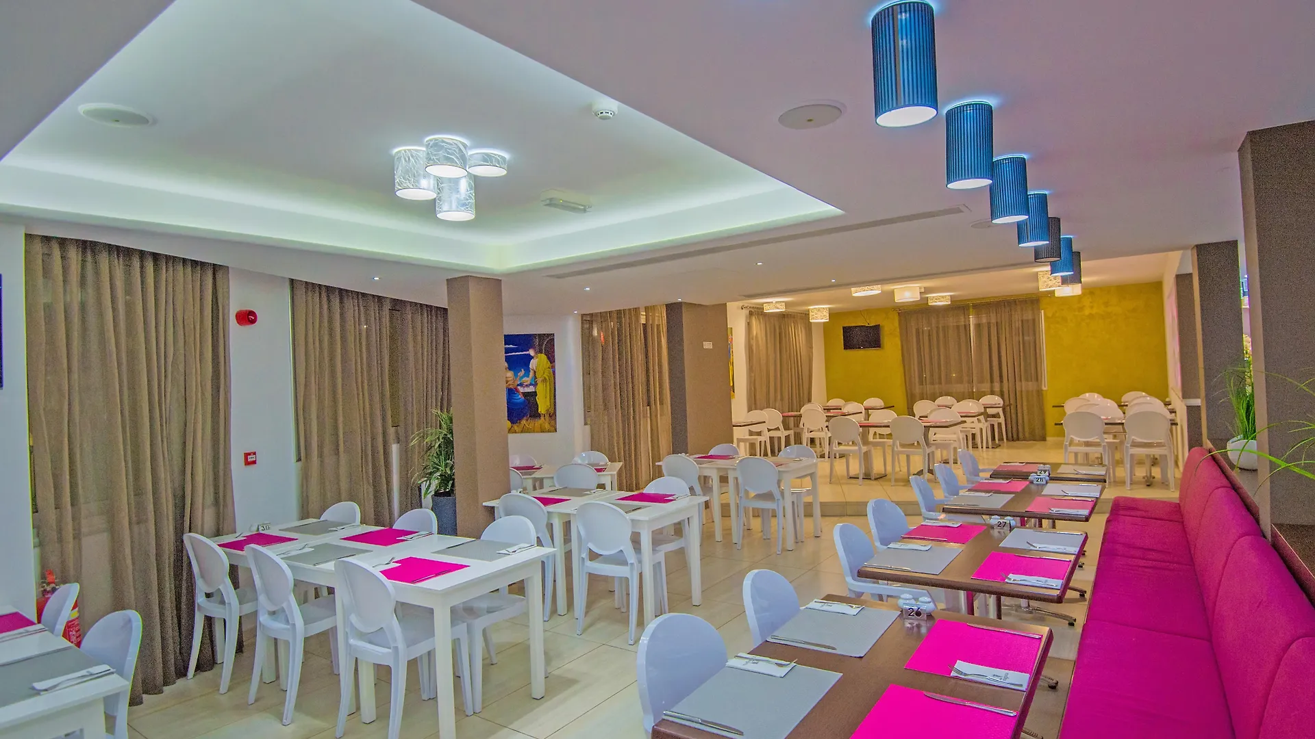 איה נאפה New Famagusta Hotel & Suites קפריסין