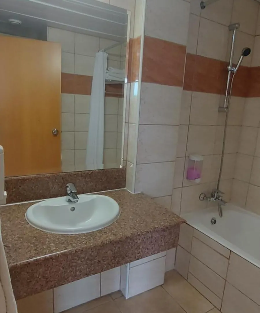 New Famagusta Hotel & Suites Ayía Nápa 3*,